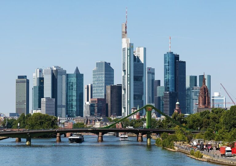 Frankfurt’s Fabulous Top 10: Where History, Art & Nature Collide!