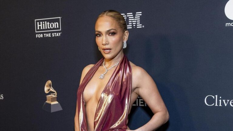 J.Lo’s Boldest Fashion Moments: A Year of Daring and Controversial Red Carpet Looks