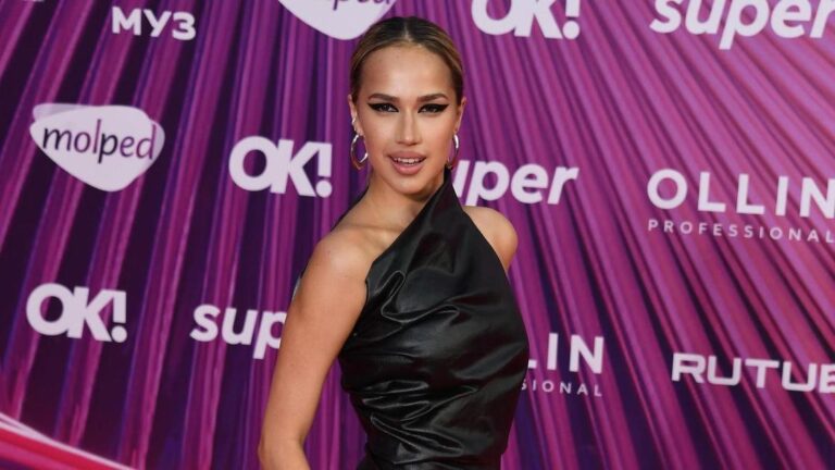 Alina Zagitova Sparks Engagement Rumors: The Mystery of the Missing Ring