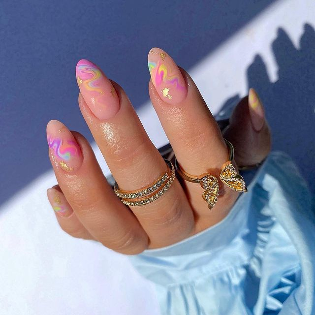 Trendy Nail Inspirations: Mastering the Smoky Effect