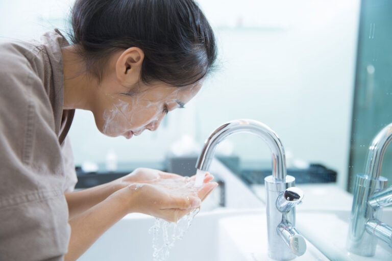 Crafting Your Perfect Skincare Routine: A Tailored Guide for Glowing Skin