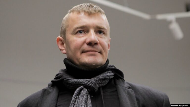 Ilya Sin: The Alien Artist Bridging Worlds Through Performance and Literature