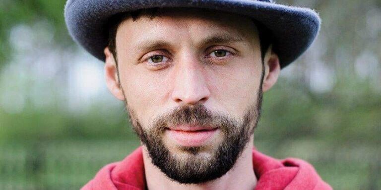 Andrus Gorvat’s Alphabet: How Belarusians Embrace Historical Events with Zen-like Calm