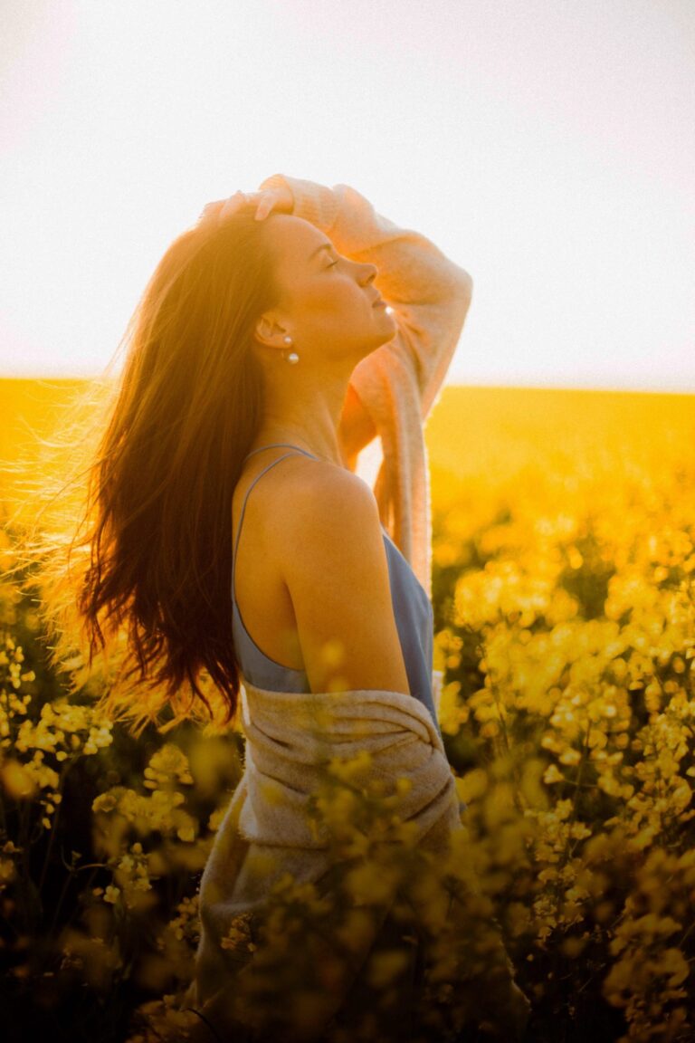 How to bring back the shine to dry and damaged locks with hair oiling