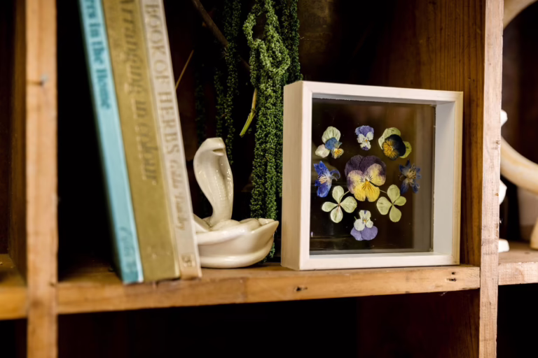Creating Everlasting Beauty: The Art of Pressed Flower Masterpieces