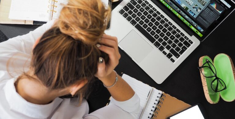 Career Crossroads: Should You Switch Jobs or Wait Out the Crisis?