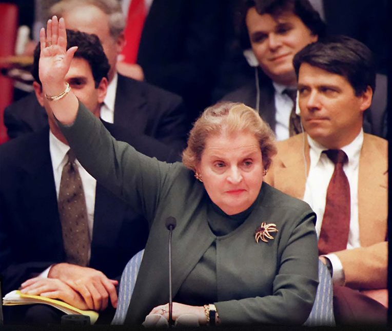 Hillary Clinton Honors Madeleine Albright: A Legacy of Pushing Boundaries