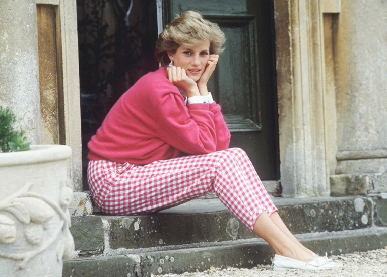 How to Dress Like a Star: Channeling Princess Diana’s Iconic Style