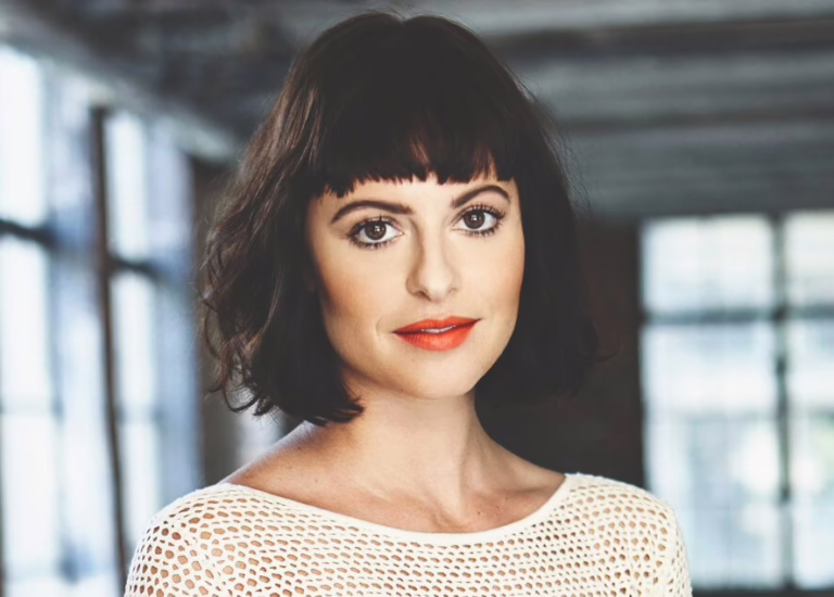 7 Essential Habits of Women Who Made Their First Million Before 40