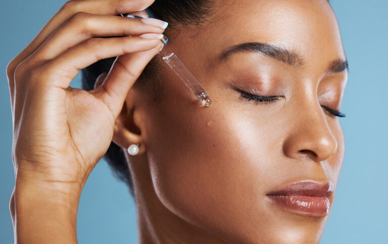 The Ultimate Guide to Retinoids: Types, Benefits, and Tips for Glowing Skin