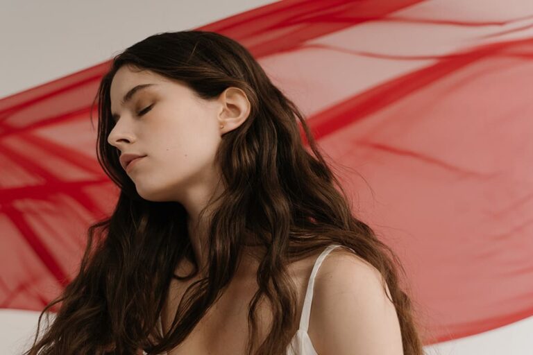 Navigating Menstrual Hygiene in Summer: Pads, Tampons, or Absorbent Underwear?