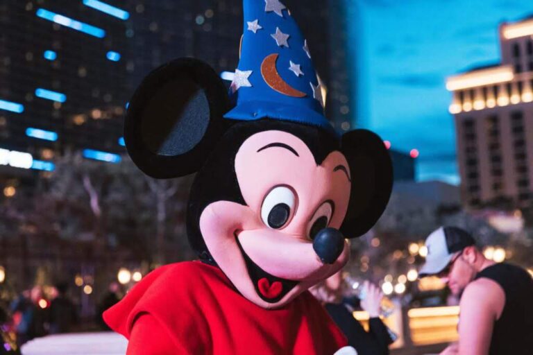 The Tale of Mickey Mouse: How a Little Mouse Brought Disney Millions and Taught Us to Never Give Up