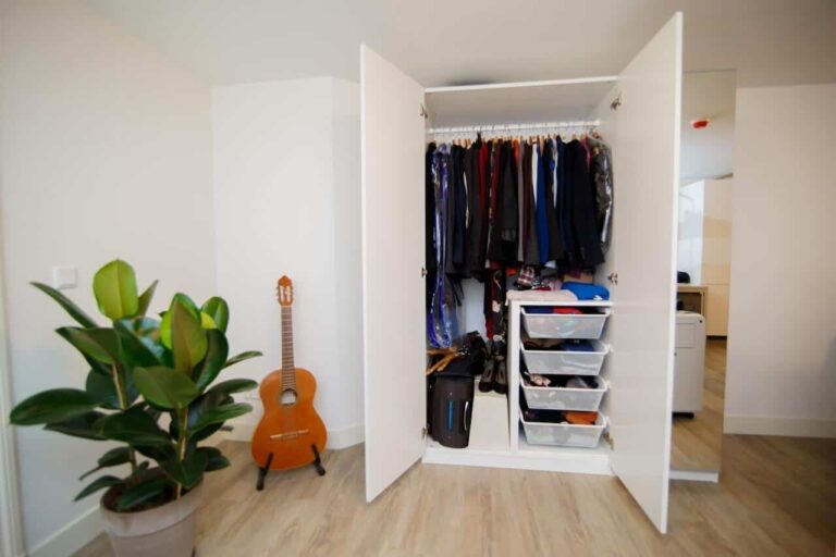 Clutter-Free Closet: Donate and Recycle Your Clothes for a Greener Planet