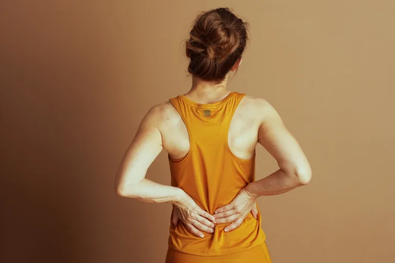 4 Common Workout Blunders That Wreck Your Back (And How to Fix Them)