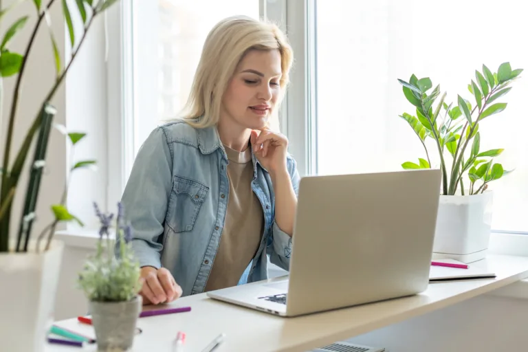 26 Unusual (But Totally Legit) Ways to Make Money from Home in 2024