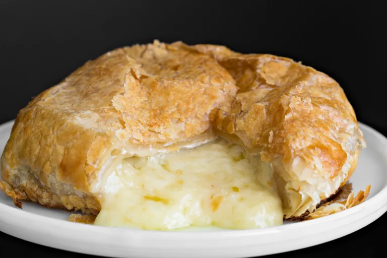 5-Minute Baked Brie Appetizer: The Easiest Crowd-Pleasing Recipe