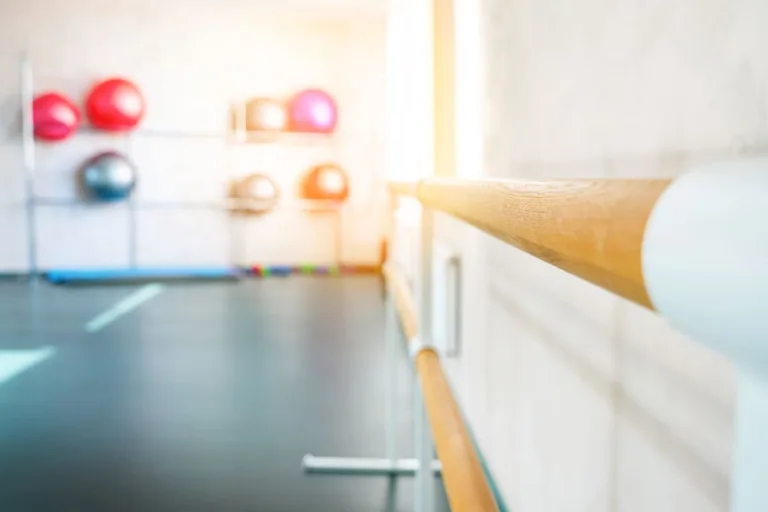Sculpt & Strengthen: Why the Bar Method Is the Low-Impact Workout Everyone’s Raving About