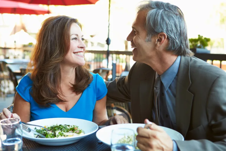 10 Smart Tips to Dine Out Healthily and Avoid the Guilt