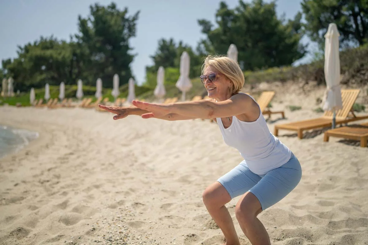 squat on the beach